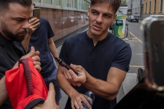 Ardon Jashari est arrivé mercredi à Milan KEYSTONE/AP/Marco Ottico